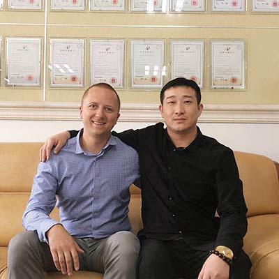 Directorul Executiv al ITS-AIM și Directorul Executiv al Bozwang